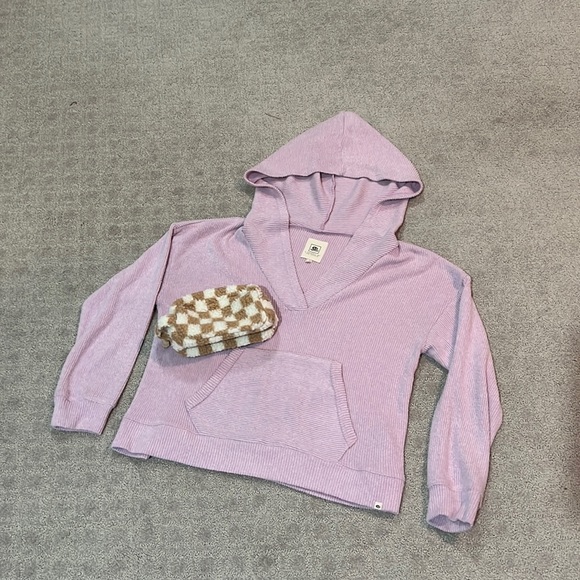 Rip Curl Tops - Rip Curl Lilac V Neck Hoodie - Size S w/Sherpa Checkered Zippered Pouch